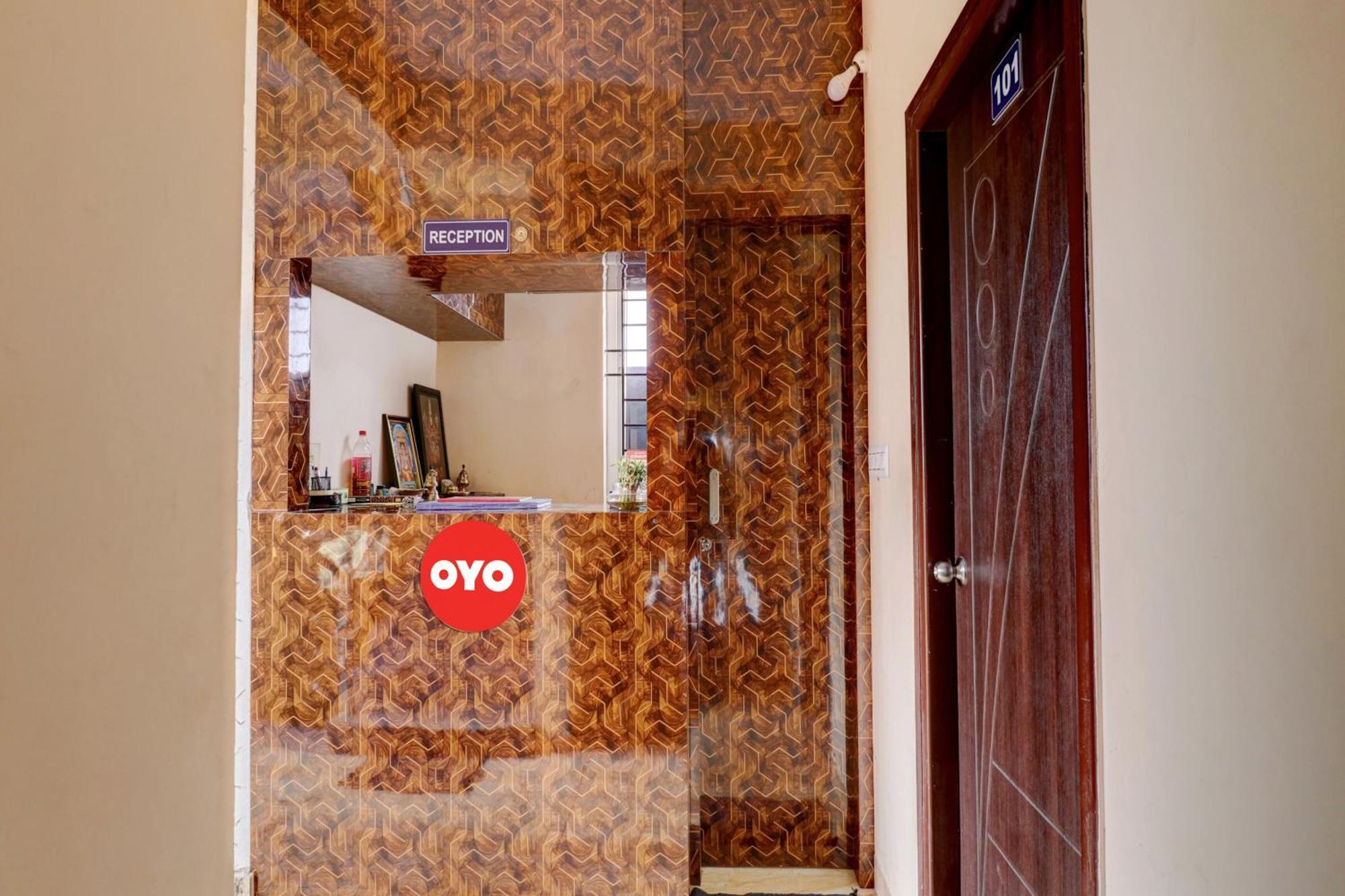 Oyo Flagship Golden Treasury Hotel Bangalore Exterior photo